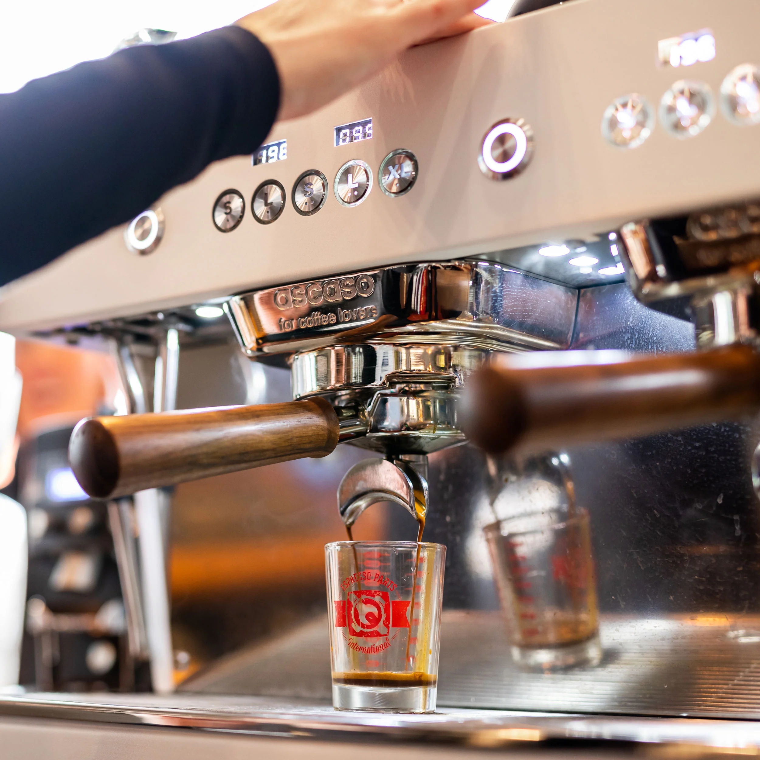 Barista T Plus, Automatic 3 Group Espresso Machine, with Thermodynamic Technology (White) - Image 5